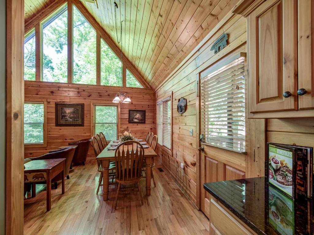 Bear'S Corner, 3 Bedrooms, Wifi, Pool Table, Hot Tub, Wifi, Sleeps 10 Gatlinburg Exterior photo